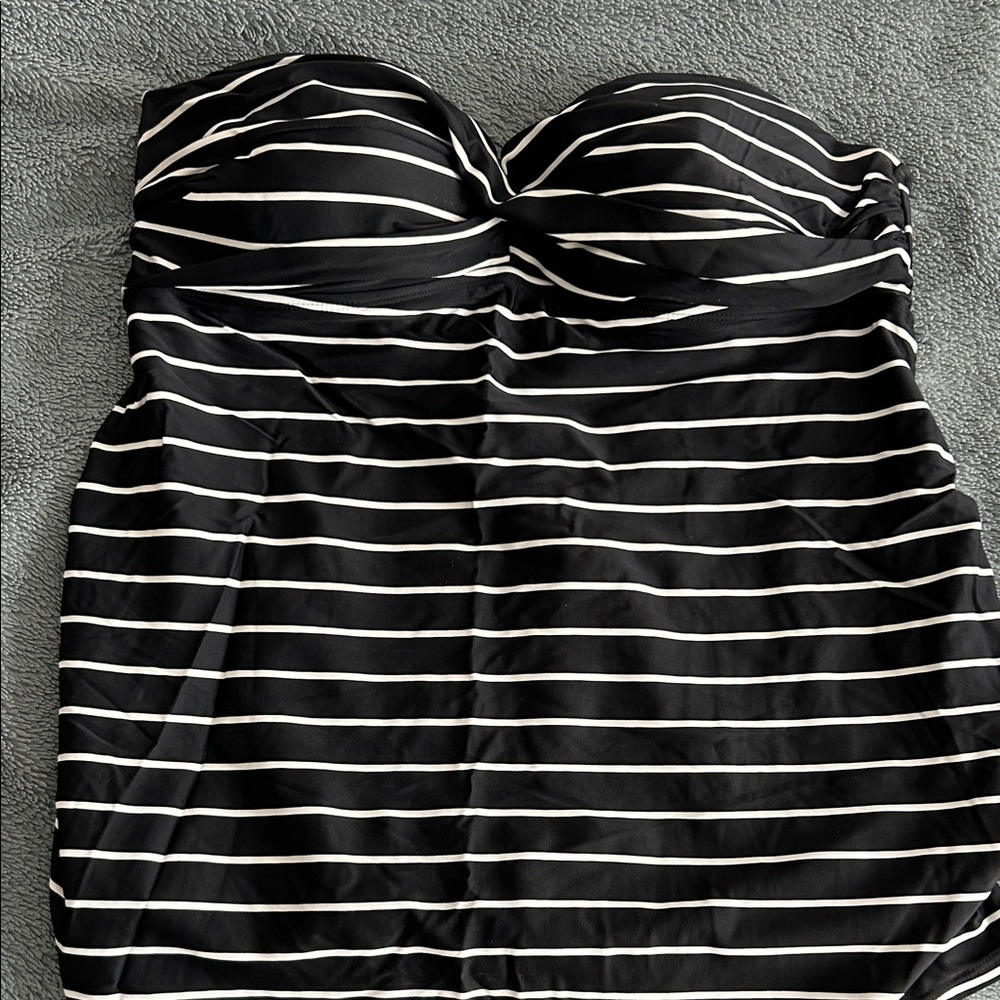 Old Navy Maternity Tankini Top